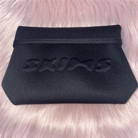 skims pouch